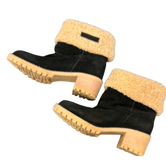 Trendy black ankle boots with faux suede, tan lining, size 9. - Picture 1 of 5